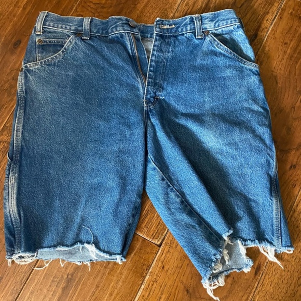 DICKIES denim shorts! Unisex but mens sizing👖EUC- like NEW⭐️⭐️ GREAT quality!